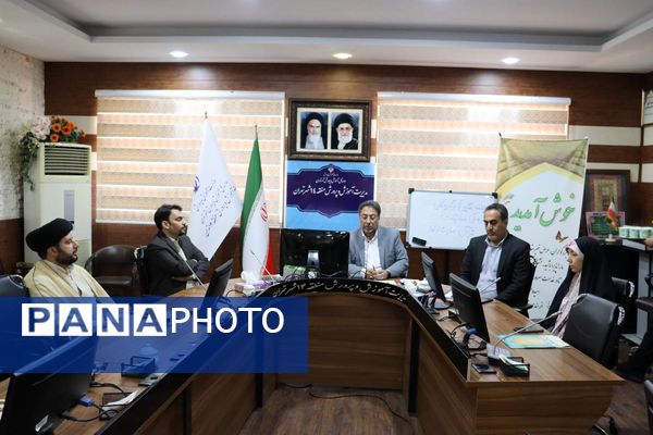 تجلیل از ۴۰ معلم برگزیده قرآن و عترت منطقه ۱۴ تهران در جشن باشکوه غدیر