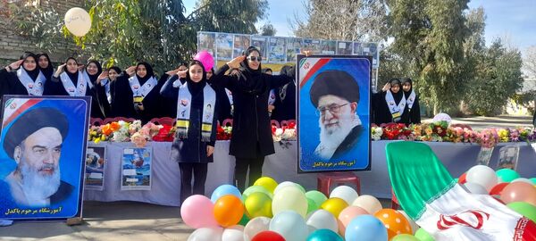 جشن دهه فجر در آموزشگاه مرحوم پاکدل خلیل آباد