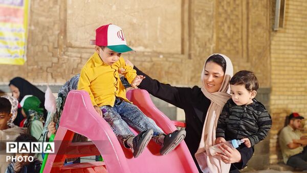 حال و هوای کودکان نیشابوری در هفتاد و دومین شب از اجتماعات مردمی نیشابور 