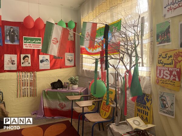 گشایش نمایشگاه مدرسه انقلاب در هنرستان عالمه باخرز