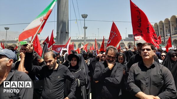  نمایشِ اقتدار در تشییعِ رهبر شهید