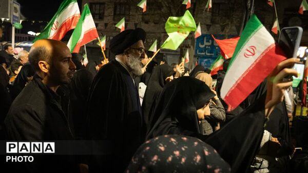 بیست‌وچهارمین موج مردم استان البرز در راهپیمایی هر شب خود در تجدید بیعت با رهبر انقلاب