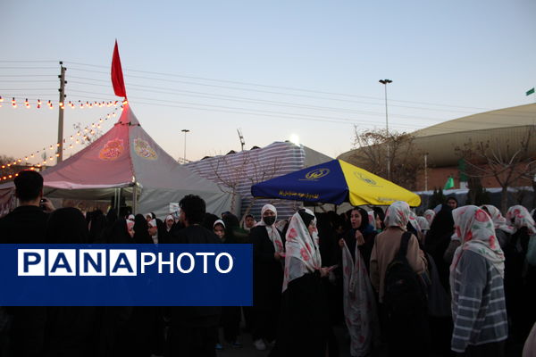 حضور دانش‌آموزان دبیرستان سردار سلیمانی در اجلاسیه شهدای دانش‌آموز استان البرز