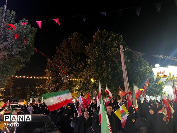 حضور باشکوه مردم کرج در صد وبیست و سومین  شب از تجمعات مردمی