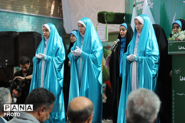 جشن شکوفه ها با حضور وزیر آموزش و پرورش 