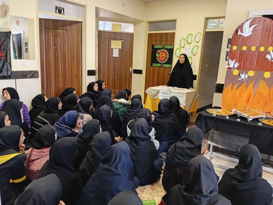 مراسم سوگواری شهادت بانوی دوعالم در دبیرستان مادرمهربان خلیل آباد
