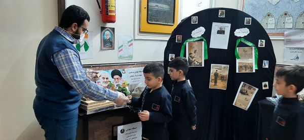 گرامیداشت سالگردشهیدحاج قاسم سلیمانی در نمازخانه مدرسه هدی و  دبستان هیات امنایی فرهنگ