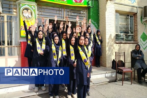 گلبانگ زنگ چهل و هفتمین پیروزی انقلاب اسلامی در مدرسه شهید مجید دهنوی 