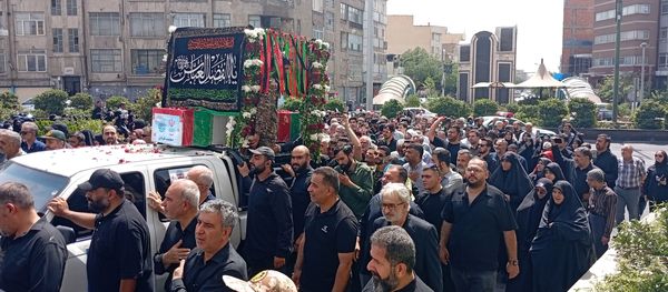 تشییع باشکوه پیکر بسیجی شهید در حمله رژیم صهیونیستی؛ مردم با فریاد مرگ بر اسرائیل وداع کردند