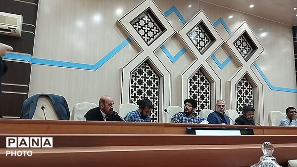 جلسه هیات امنای یادمان‌های شهدای گمنام استان قم
