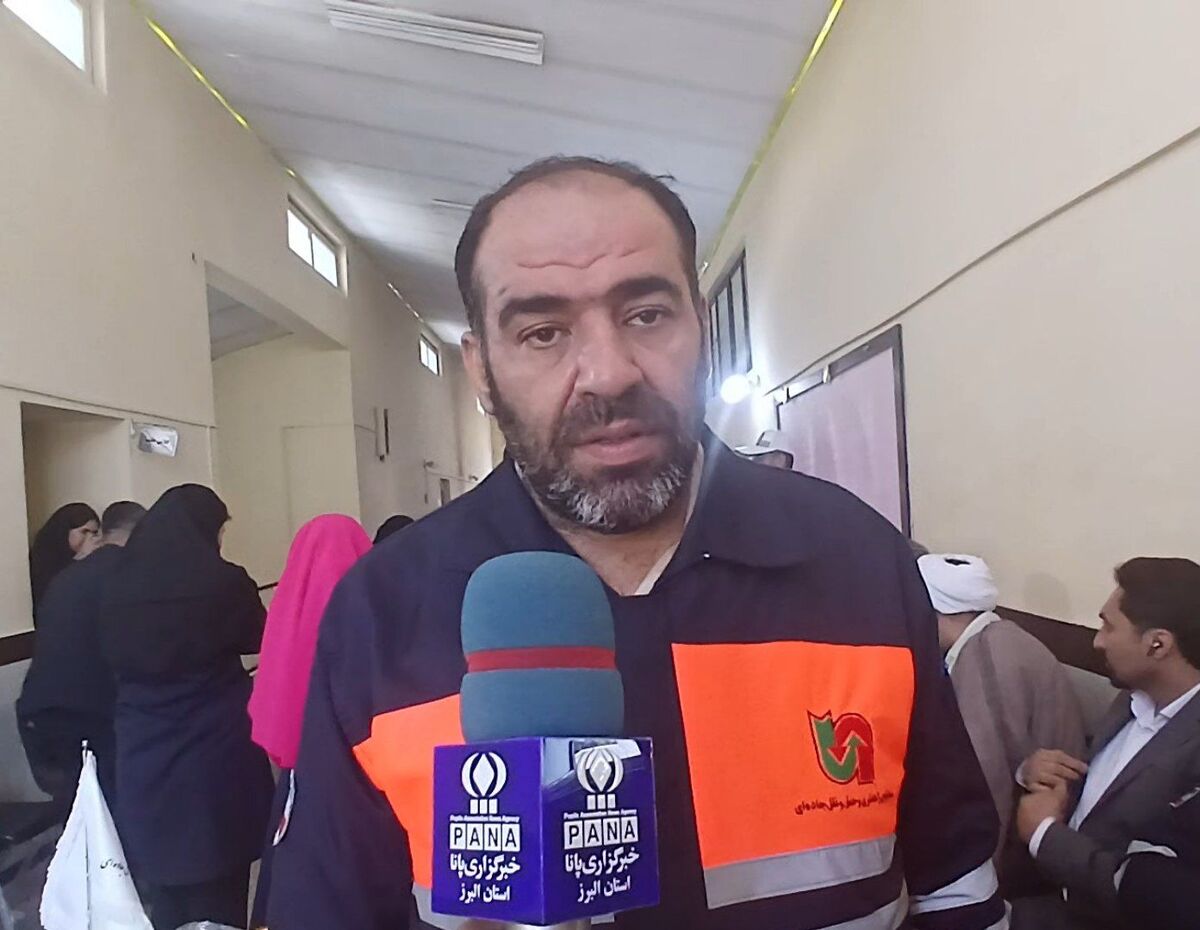 آموزش نکات ایمنی و فرهنگ ترافیکی به دانش‌آموزان روستای کندر با هدف پیشگیری از حوادث صورت گرفت