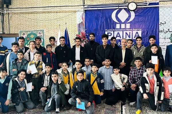 آموزش مقدماتی خبرنگاری پسران کرمان در آموزشگاه پیامبر اعظم(ص)