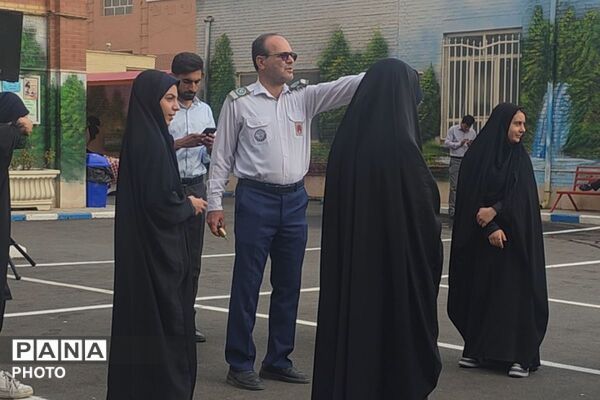آماده‌سازی دوره تربیت مربی پیشتاز کاردان و اردو بازی در مدرسه شاهد بهشت شهرستان رباط‌کریم
