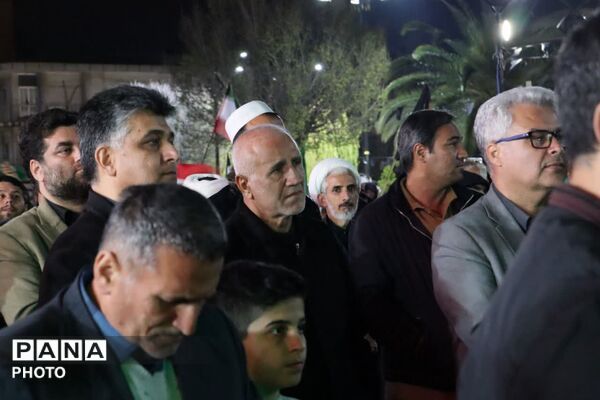 تجمع مردم انقلابی بندرترکمن در میدان مختومقلی