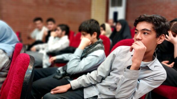 تقدیر از دانش‌آموزان فعال محمدشهری در زمینه‌های فرهنگی و هنری