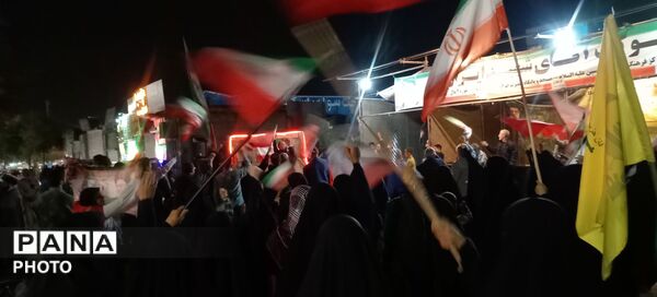 دویست شب ایستادگی پای پرچم در مشهد