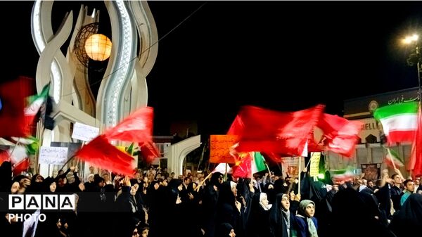 صد و ششمین روز تجمع مردم بناب؛ روایتی از حماسه و سوگ در ادای دین به شهدای دانش آموز