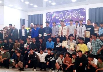 جزیره خارگ صحنه شور ورزشی دانش‌آموزان در جام اقتدار ایران
