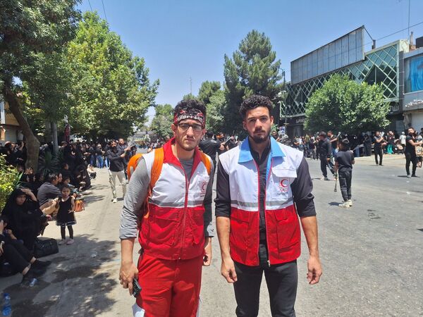 عزاداری ظهر  عاشورا در خیابان‌های شهر نیشابور 