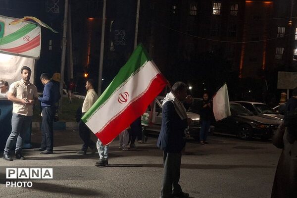 اجتماع بزرگ مردم اندیشه در گلزار شهدای فاز چهار