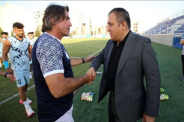 توضیحات سرپرست باشگاه استقلال درباره حضور در رختکن آبی‌پوشان