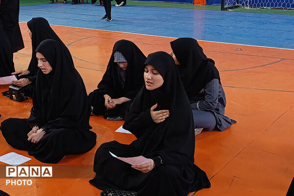 بازدید مدیرکل آموزش و پرورش خراسان شمالی از تمرین سرود «رهبر شهیدم» دانش‌آموزان بجنوردی
