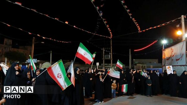 همراهی کودکان جعفرآباد تا آستان شهدای گمنام در شب هشتاد و یکم