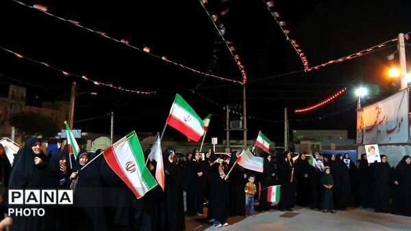 همراهی کودکان جعفرآباد تا آستان شهدای گمنام در شب هشتاد و یکم