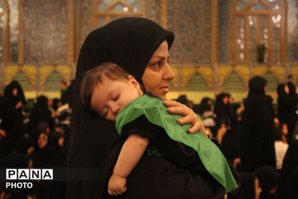 اجتماع شیرخوارگان حسینی در حرم مطهر رضوی