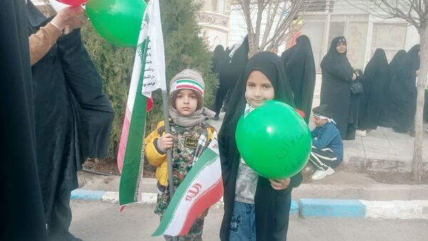 راهپیمایی 22 بهمن در روستای صرم قم