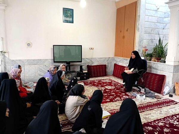 کلاس‌های اوقات فراغت دانش آموزان در روستای نقاب
