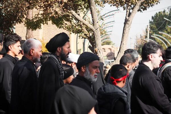 تشییع پیکر مطهر شهید گمنام ۱۷ ساله در اردکان 