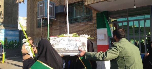 مراسم استقبال از شهدای گمنام در دبیرستان شهید صدوقی ناحیه 2 کرج 