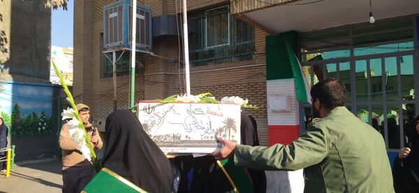 مراسم استقبال از شهدای گمنام در دبیرستان شهید صدوقی ناحیه 2 کرج 