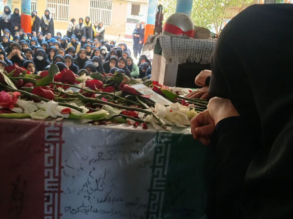 شمیم عطر شهید گمنام در دبیرستان شاهد شهید قاسم سلیمانی