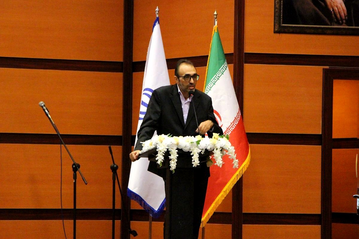 مدارس به عنوان سازمان‌های یادگیرنده، نیازمند مدیریت دانش و سرمایه انسانی توانمند هستند