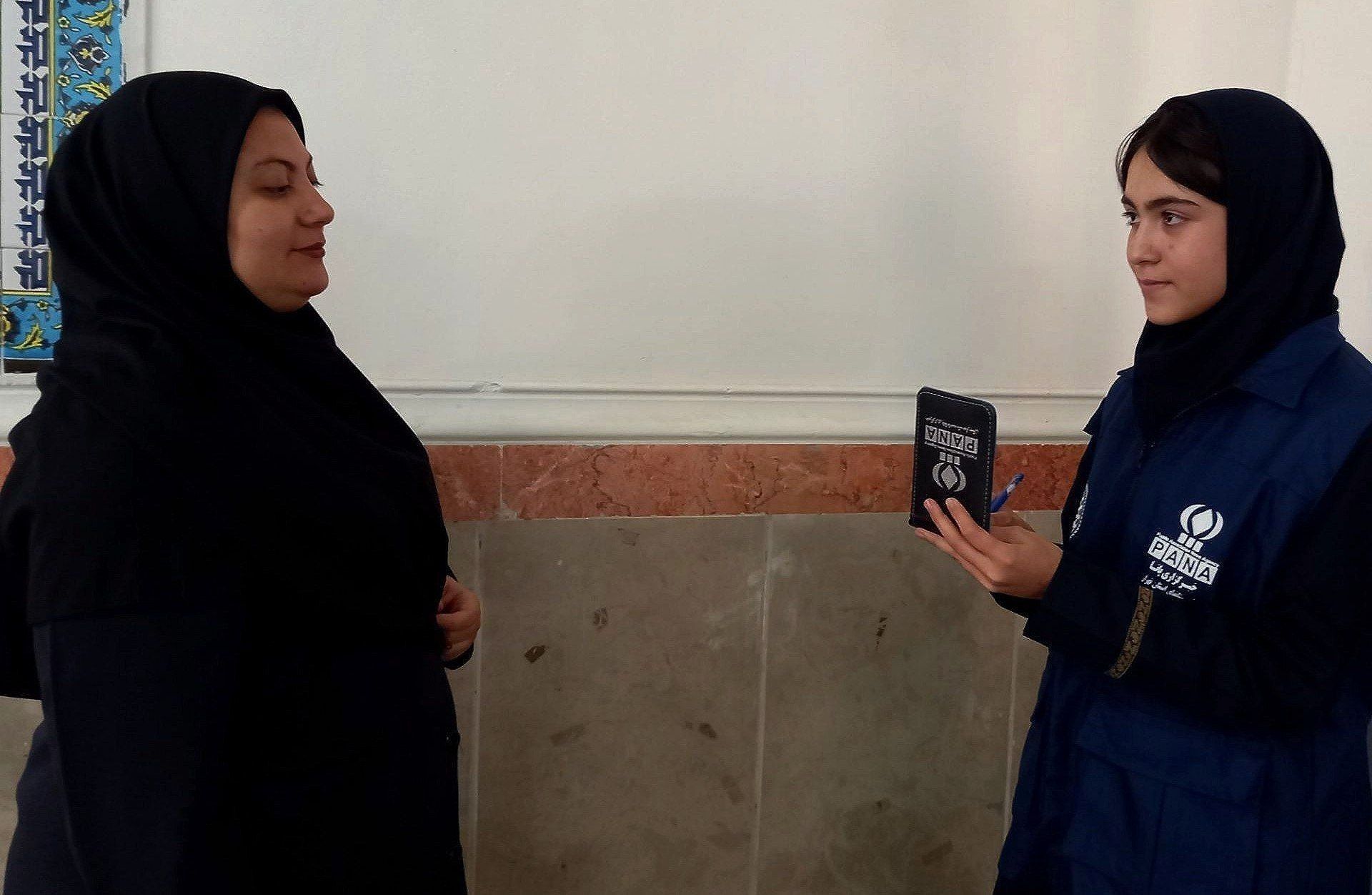 مهم‌ترین رسالت دبیران ادبیات، برانگیختن عشق به کلام فاخر فارسی در ژرفا وجود دانش‌آموزان است