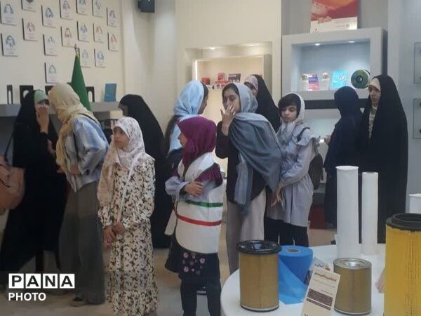  بازدید دانش‌آموزان تهران از ستاد فناوری نانو
