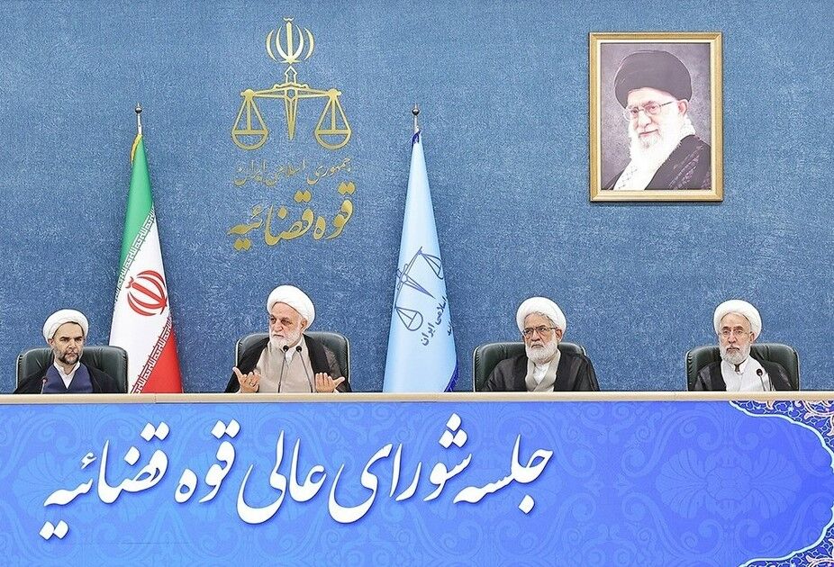 تمرکز دشمن بر مسائل داخلی پس از ناکامی در توطئه‌ها و تجاوز نظامی است