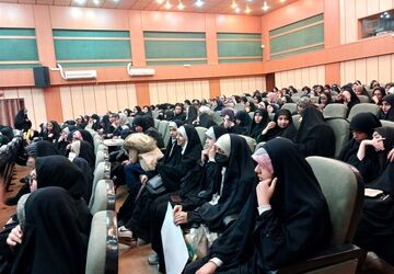  تجمع مسئولان انجمن اسلامی مدارس همدان برای ساخت «مدرسه انقلاب»