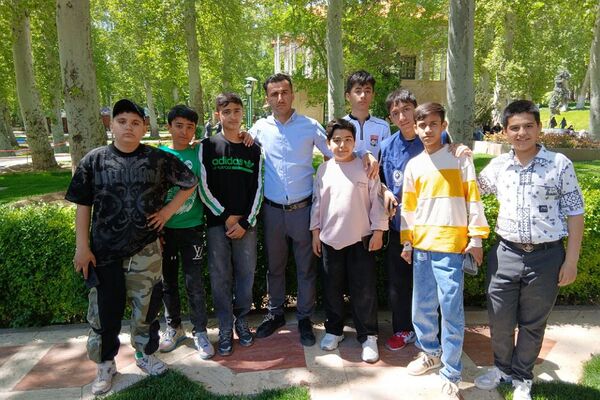 اردوی دانش‌آموزان نسیم‌شهری در کاخ نیاوران