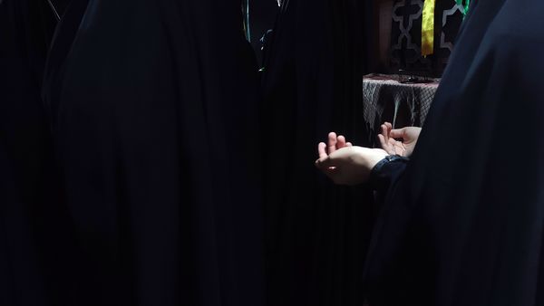 عزاداری نوجوانان بنت الهدی‌ در شب هشتم محرم