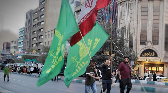 تهران غرق در شادی میلاد