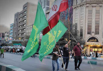 تهران غرق در شادی میلاد