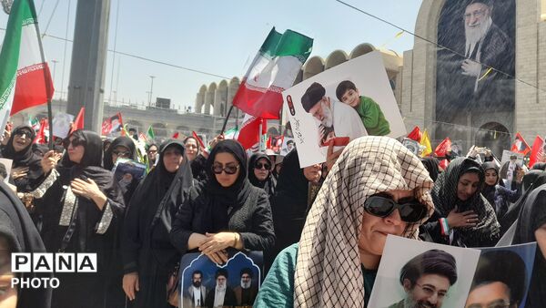 تجدید میثاق با آرمان‌های انقلاب، تهران در سوگِ رهبر شهید یکپارچه سیاه پوش شد