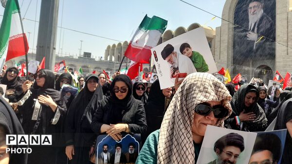 تجدید میثاق با آرمان‌های انقلاب، تهران در سوگِ رهبر شهید یکپارچه سیاه پوش شد