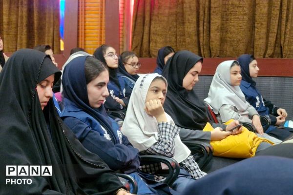 تبیین اهمیت رسانه در تربیت