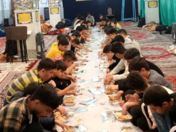 اعتکاف نورانی دانش‌آموزان بهبهان