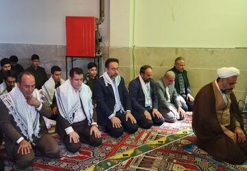 زنگ نماز فضایی سرشار از معنویت و آرامش را برای دانش‌آموزان ایجاد می‌کند