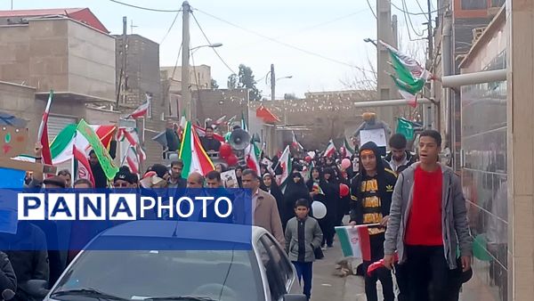 راهپیمایی 22 بهمن در روستای صرم قم